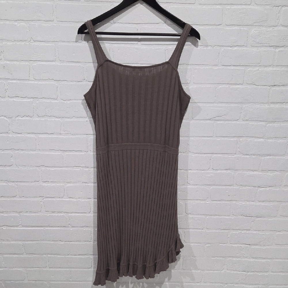 Laurèl Ribbed Asymmetrical Dress - Picture 4 of 10